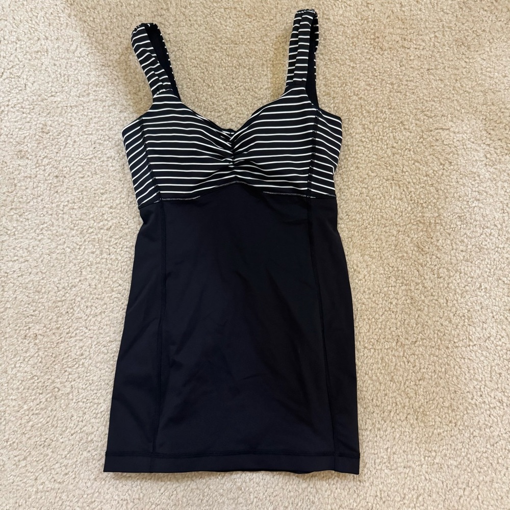 Lululemon Aria Tank II – Parallel Stripe Black/White, Size 4